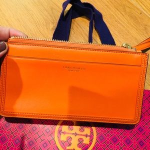 Tory Burch- Wrist wallet